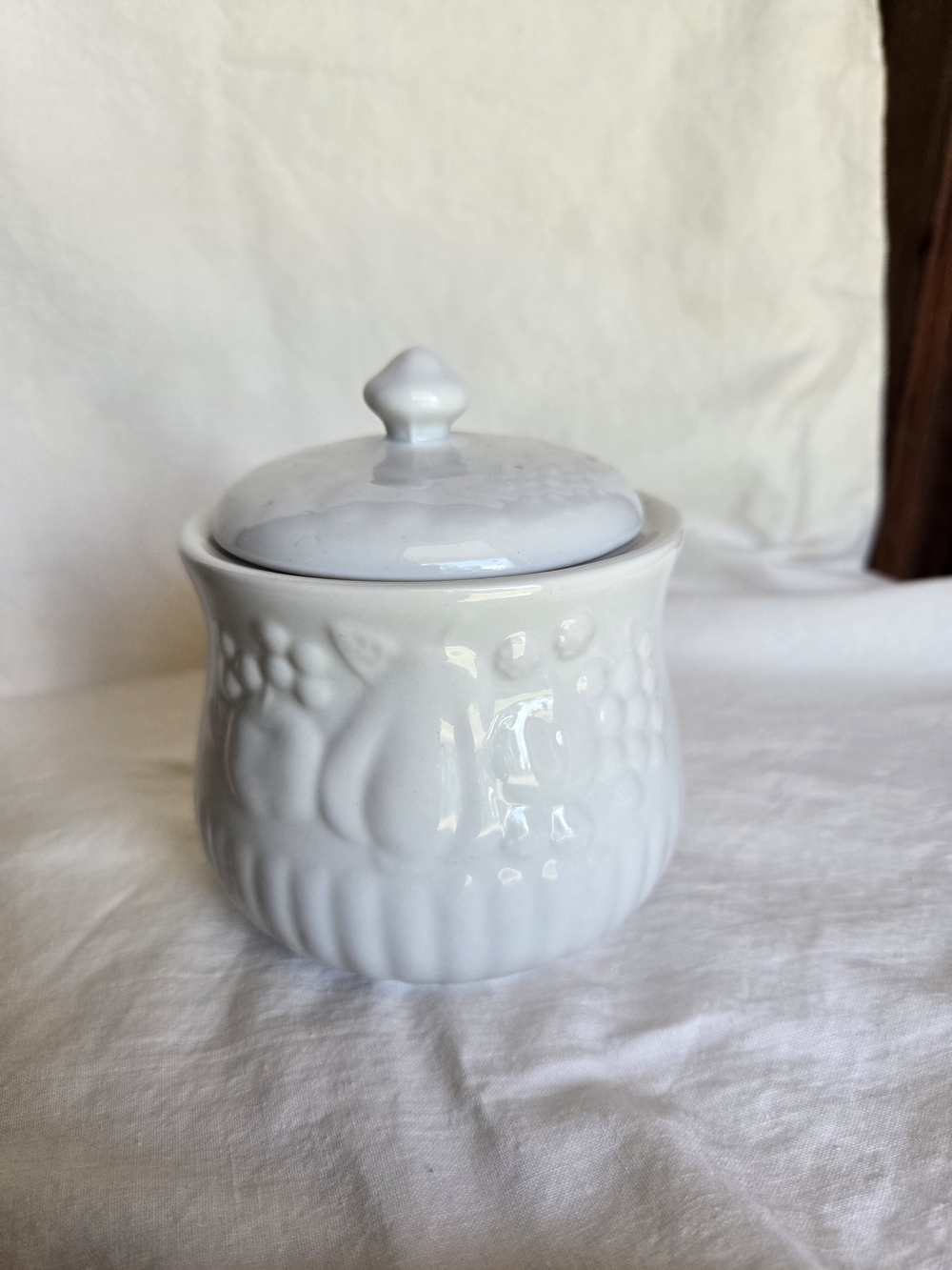 Libbey White Ceramic Covered Sugar Bowl